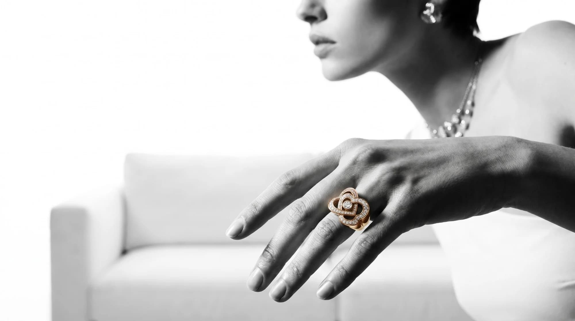 A ring tried on a hand with SeeJewel Virtual AR